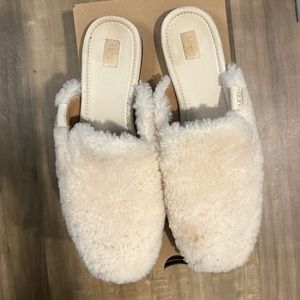 UGG sheep fur, cream mules, size 9, worn twice, box included.